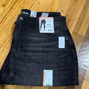 NWT size 14 woman  Skinny Black Jeans